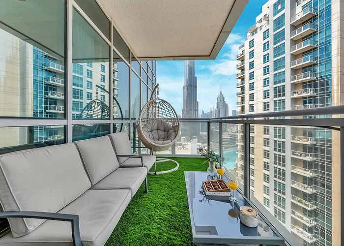 Luxe 4 Bedroom Apartment I Burj Khalifa & Fountain Views I Free Gym, Pool, Parking, Wi-Fi And Ps5 I By Skyline Serenity