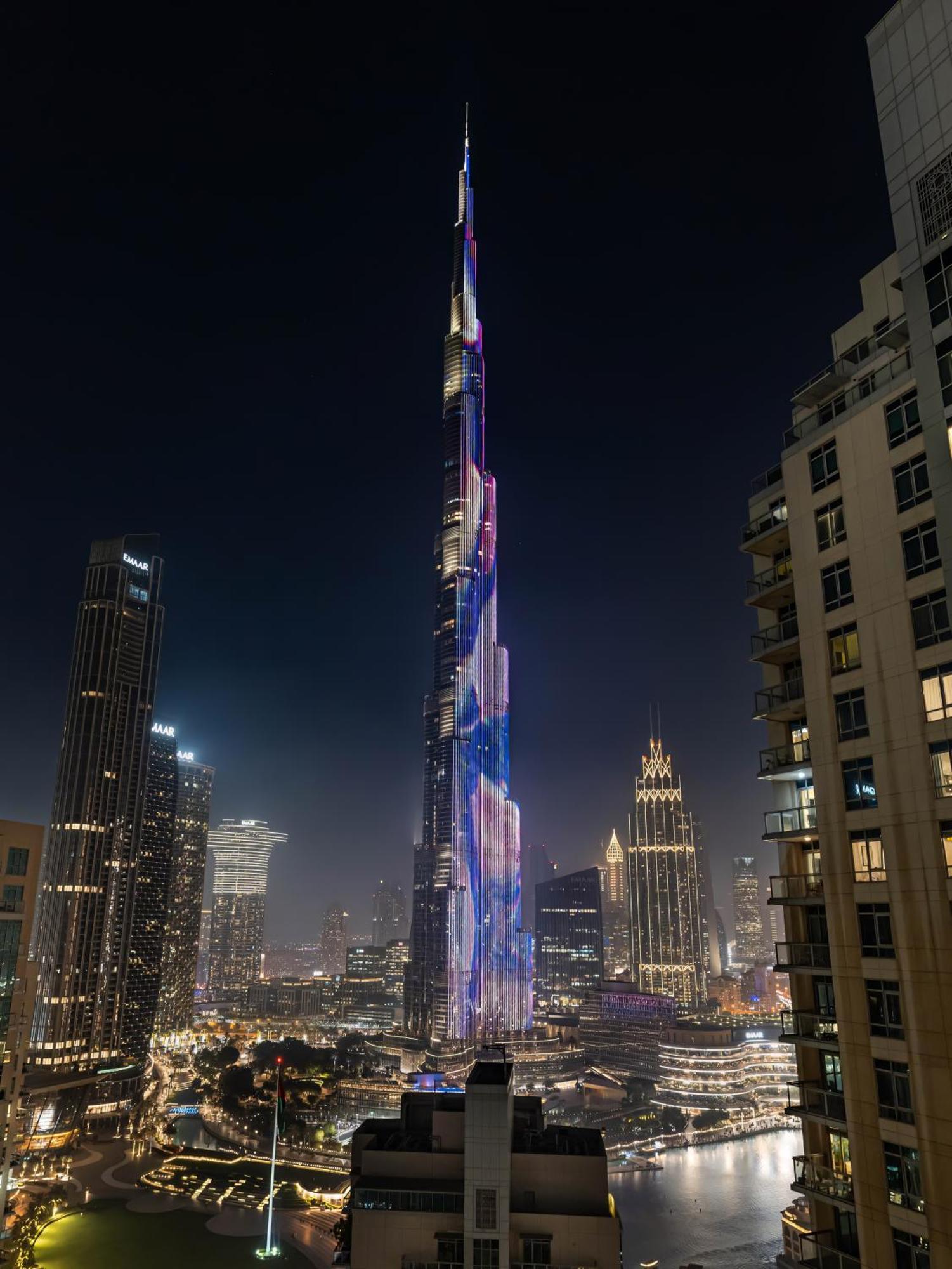 Luxe 4 Bedroom I Burj Khalifa & Fountain Views I Free Gym, Pool, Parking, Wi-fi And Ps5 I By Skyline Serenity * Dubaï