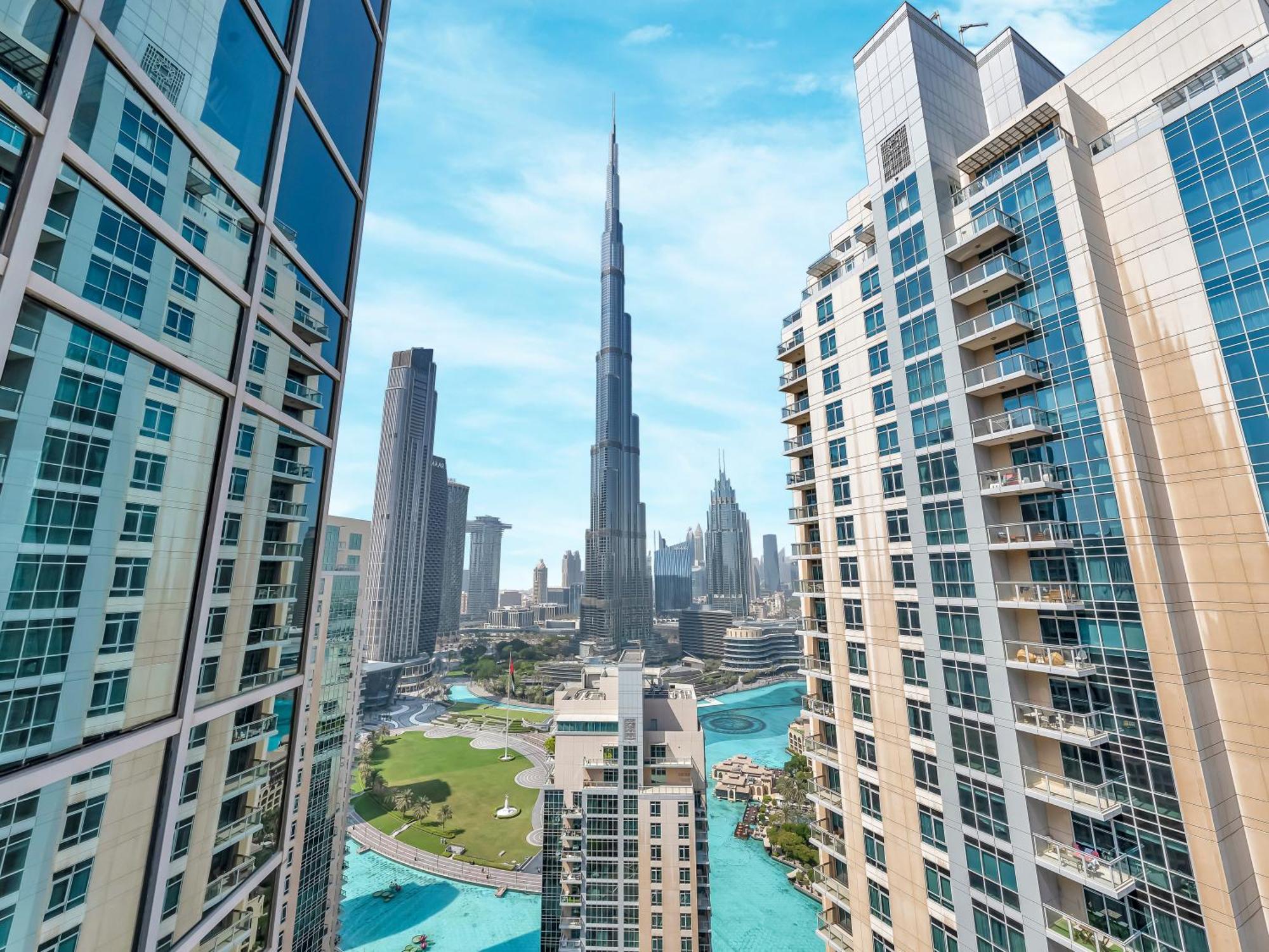 Luxe 4 Bedroom I Burj Khalifa & Fountain Views I Free Gym, Pool, Parking, Wi-fi And Ps5 I By Skyline Serenity Appartement *