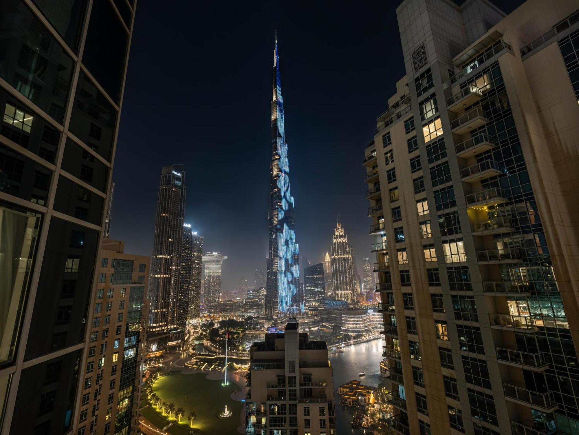 Appartement Luxe 4 Bedroom I Burj Khalifa & Fountain Views I Free Gym, Pool, Parking, Wi-fi And Ps5 I By Skyline Serenity Dubaï