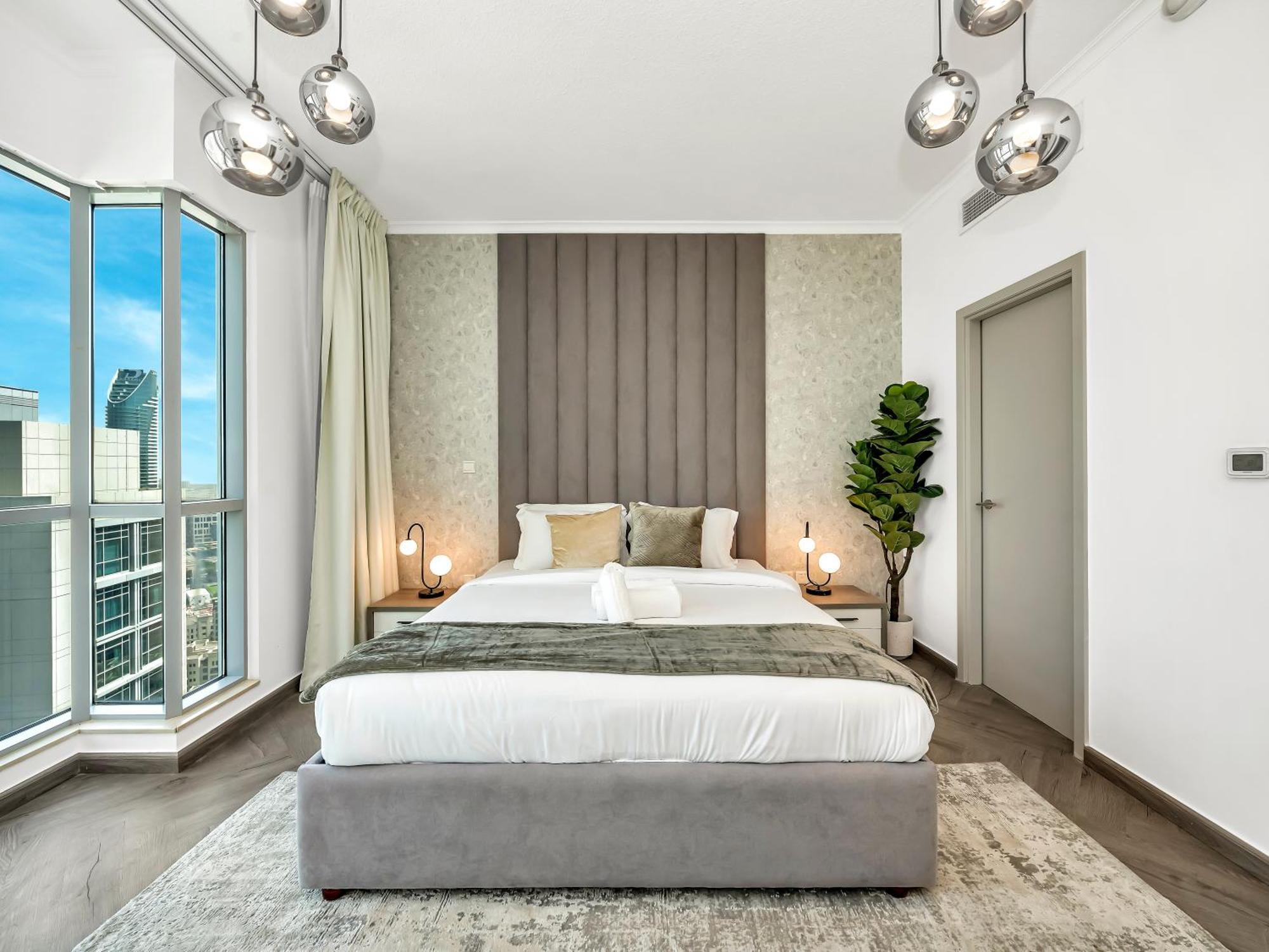 Luxe 4 Bedroom I Burj Khalifa & Fountain Views I Free Gym, Pool, Parking, Wi-fi And Ps5 I By Skyline Serenity Appartement