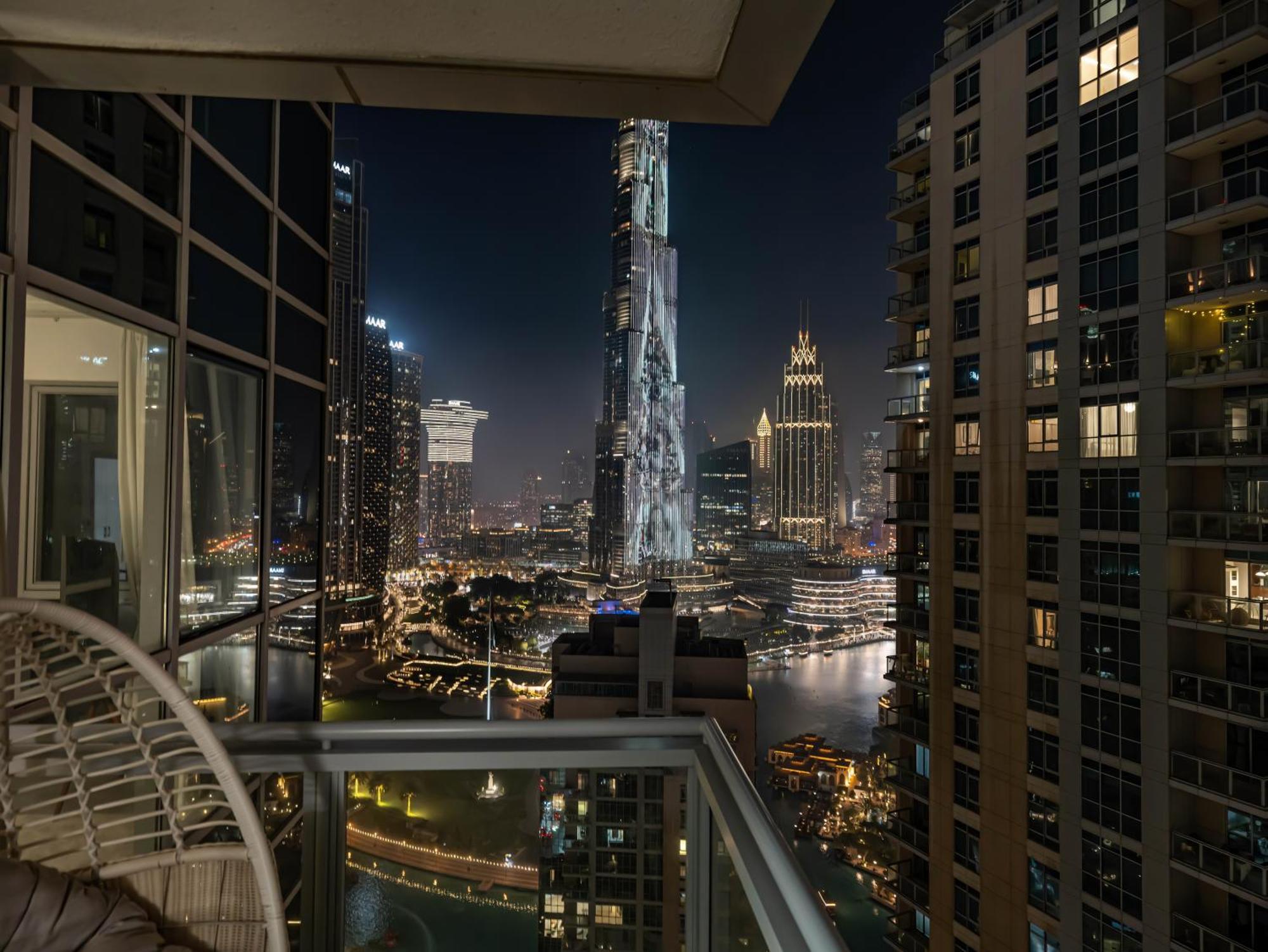 Luxe 4 Bedroom I Burj Khalifa & Fountain Views I Free Gym, Pool, Parking, Wi-fi And Ps5 I By Skyline Serenity Appartement *