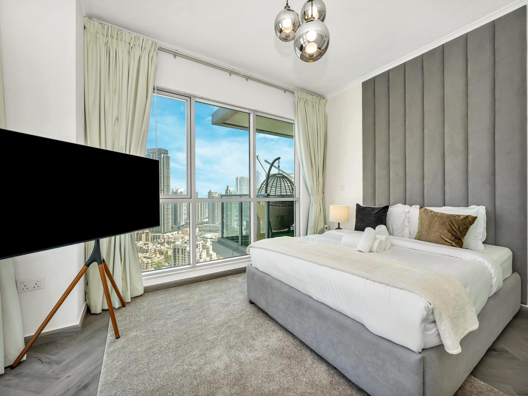 Luxe 4 Bedroom I Burj Khalifa & Fountain Views I Free Gym, Pool, Parking, Wi-fi And Ps5 I By Skyline Serenity Appartement *