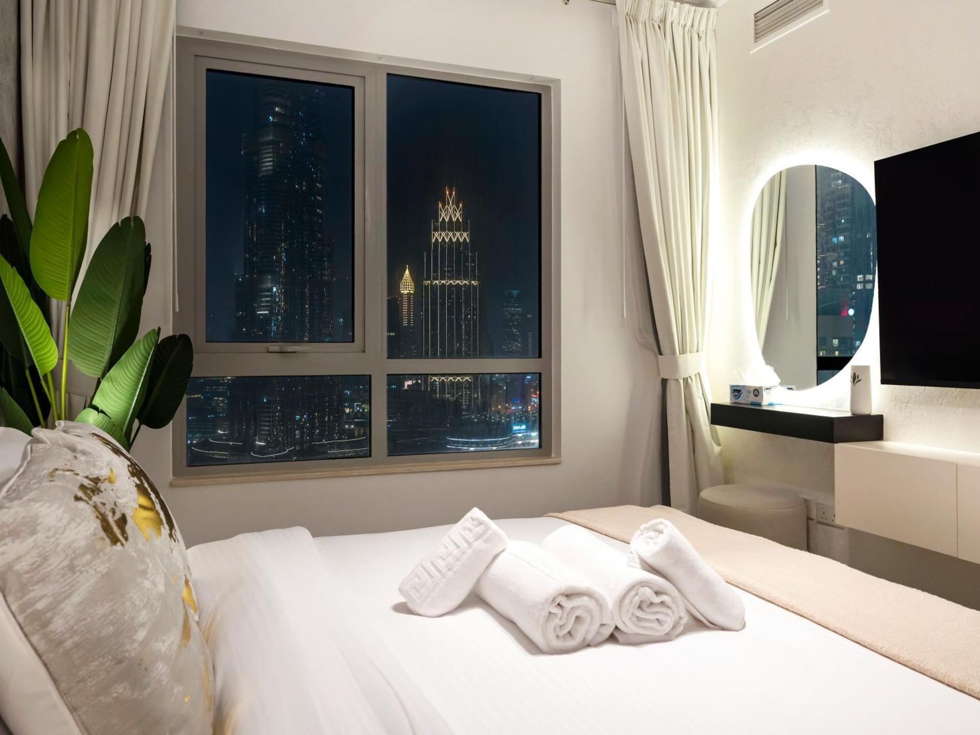 Appartement Luxe 4 Bedroom I Burj Khalifa & Fountain Views I Free Gym, Pool, Parking, Wi-fi And Ps5 I By Skyline Serenity *