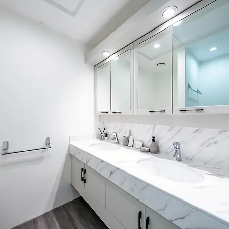 Luxe 4 Bedroom Apartment I Burj Khalifa & Fountain Views I Free Gym, Pool, Parking, Wi-Fi And Ps5 I By Skyline Serenity Dubai Exterior photo