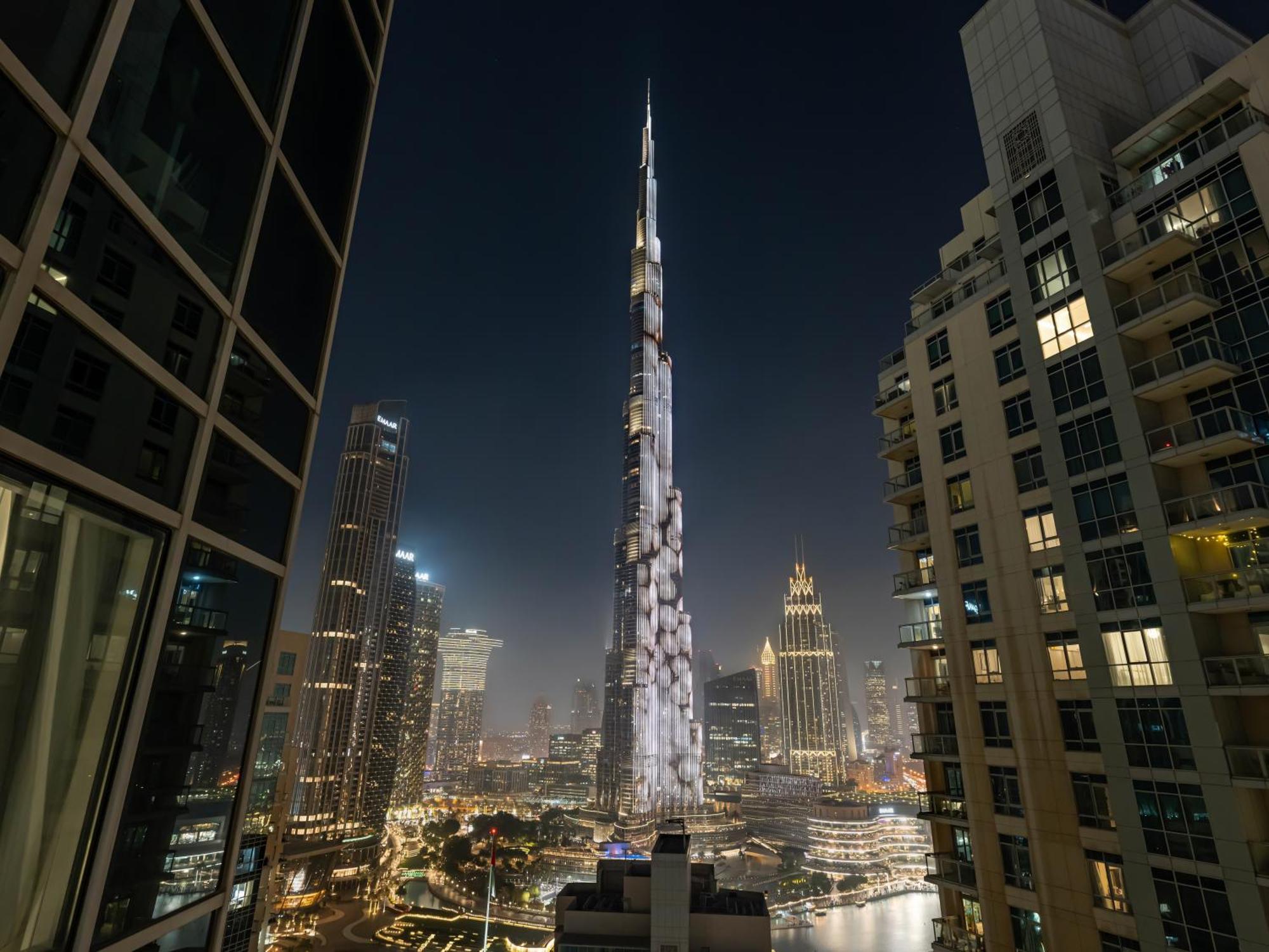 Luxe 4 Bedroom I Burj Khalifa & Fountain Views I Free Gym, Pool, Parking, Wi-fi And Ps5 I By Skyline Serenity * Дубай