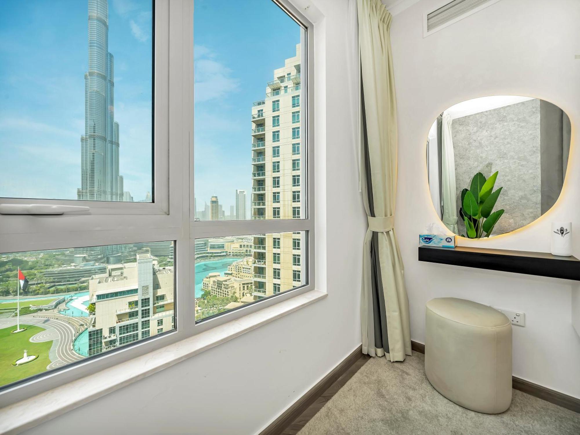 Апартаменты Luxe 4 Bedroom I Burj Khalifa & Fountain Views I Free Gym, Pool, Parking, Wi-fi And Ps5 I By Skyline Serenity *