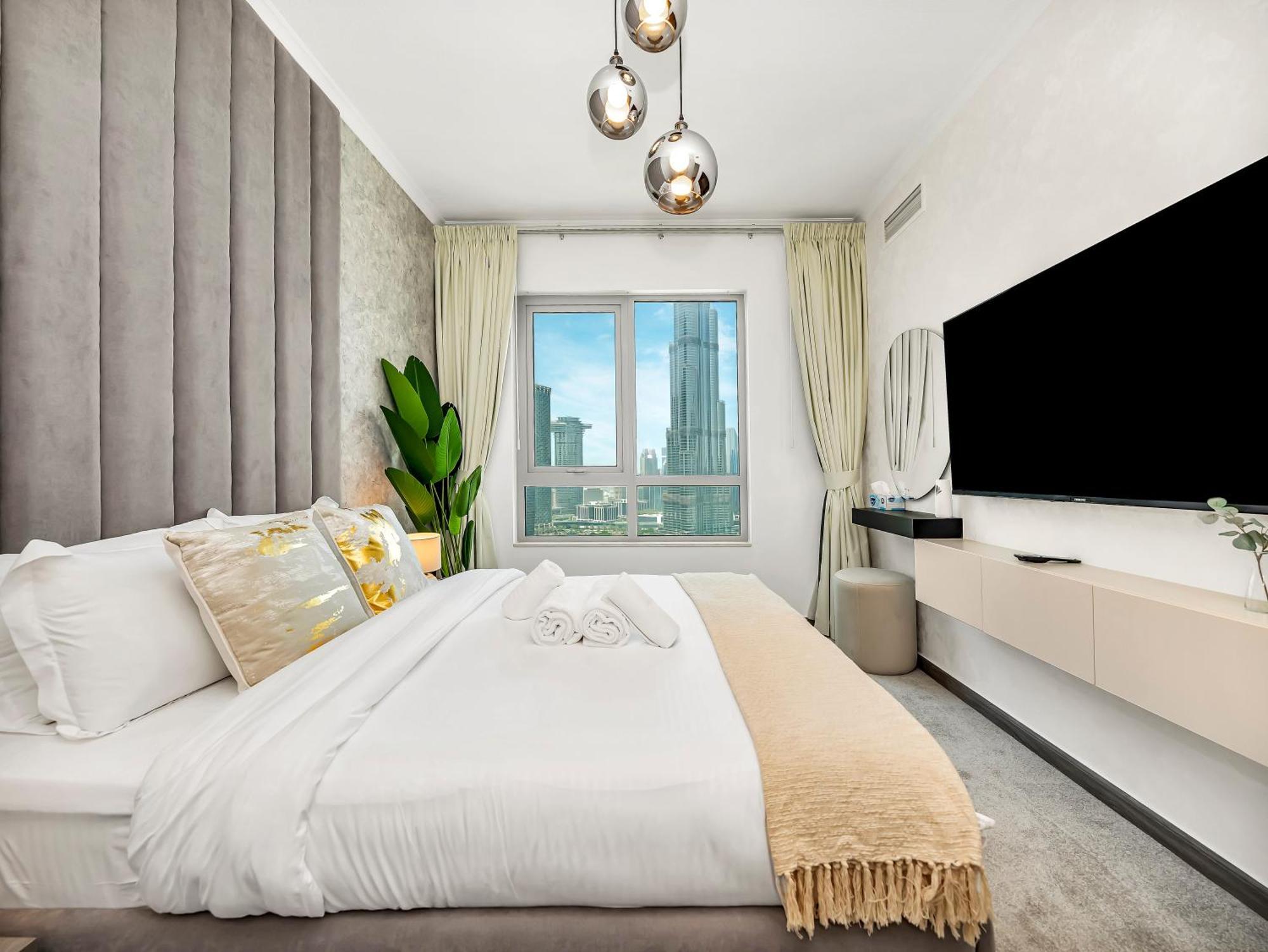 Luxe 4 Bedroom I Burj Khalifa & Fountain Views I Free Gym, Pool, Parking, Wi-fi And Ps5 I By Skyline Serenity Апартаменты *